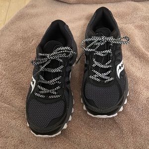 Saucony running sneakers size 8 1/2
